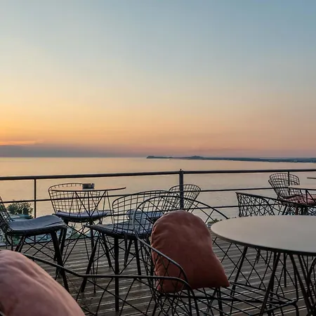호텔 블레 블레 Vlorë